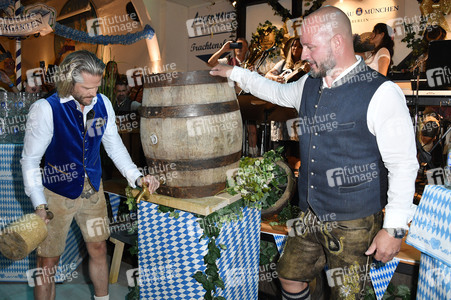 Wiesn Anstich 2024 im Hofbräu Berlin