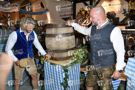 Wiesn Anstich 2024 im Hofbräu Berlin