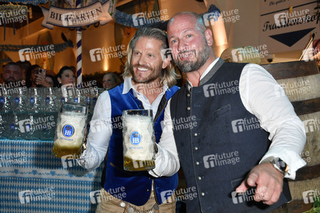 Wiesn Anstich 2024 im Hofbräu Berlin