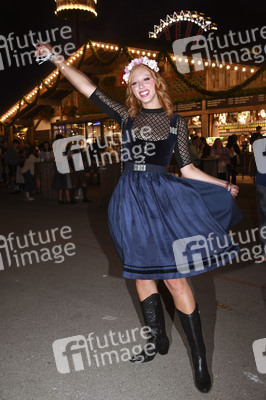 Almauftrieb beim Oktoberfest 2024 in München