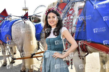 Sixt Damenwiesn beim Oktoberfest 2024 in München