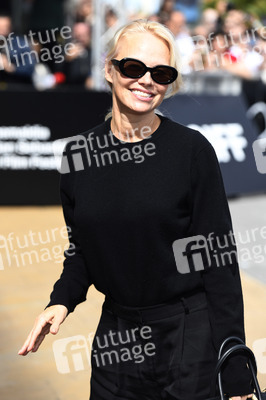 Ankunft von Pamela Anderson auf dem San Sebastian International Film Festival 2024