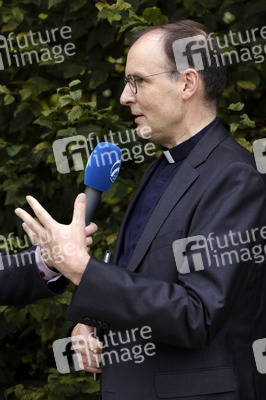 Interview mit Weihbischof Paul Reder bei der Herbst-Vollversammlung der Deutschen Bischofskonferenz in Fulda 