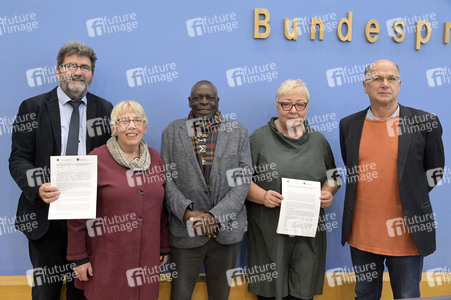 Bundespressekonferenz Das Schicksal der ehemaligen DDR-Vertragsarbeiter in Berlin