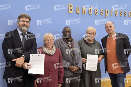 Bundespressekonferenz Das Schicksal der ehemaligen DDR-Vertragsarbeiter in Berlin