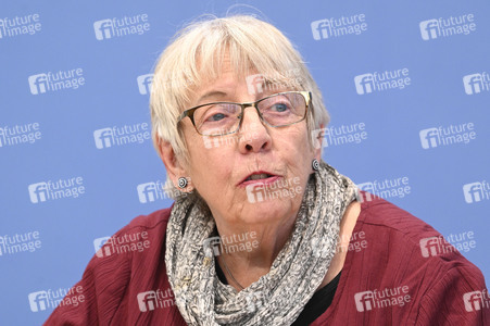 Bundespressekonferenz Das Schicksal der ehemaligen DDR-Vertragsarbeiter in Berlin