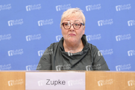 Bundespressekonferenz Das Schicksal der ehemaligen DDR-Vertragsarbeiter in Berlin