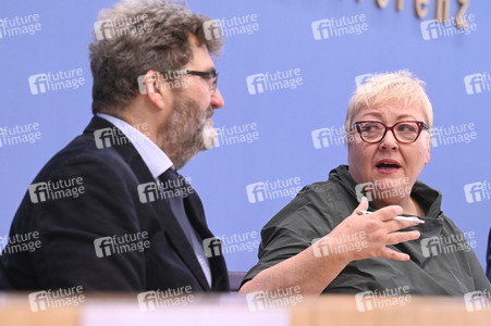 Bundespressekonferenz Das Schicksal der ehemaligen DDR-Vertragsarbeiter in Berlin