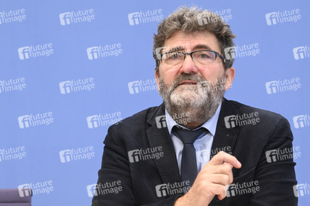 Bundespressekonferenz Das Schicksal der ehemaligen DDR-Vertragsarbeiter in Berlin