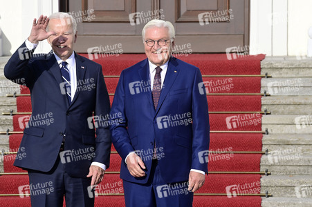 Begrüßung des amerikanischen Präsidenten Joe Biden im Schloss Bellevue in Berlin