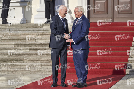 Begrüßung des amerikanischen Präsidenten Joe Biden im Schloss Bellevue in Berlin