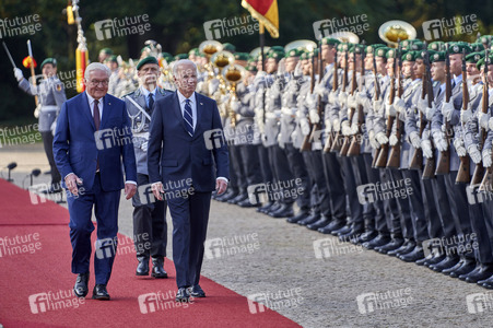 Begrüßung des amerikanischen Präsidenten Joe Biden im Schloss Bellevue in Berlin