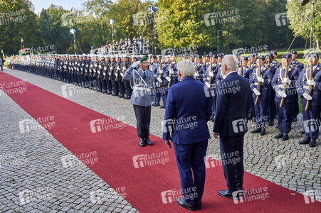 Begrüßung des amerikanischen Präsidenten Joe Biden im Schloss Bellevue in Berlin