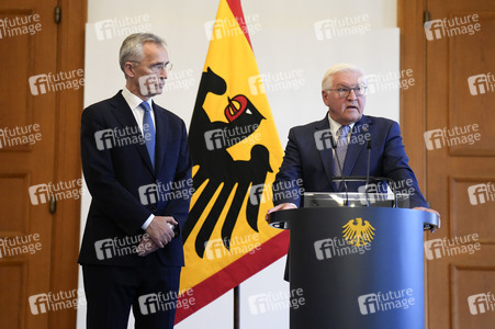 Verleihung des Verdienstordens an Jens Stoltenberg in Berlin