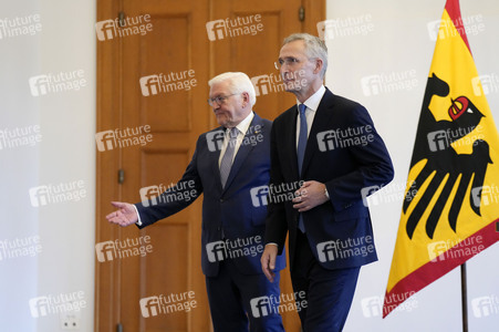 Verleihung des Verdienstordens an Jens Stoltenberg in Berlin