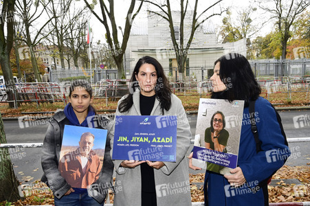 Protestaktion vor der Botschaft der Islamischen Republik Iran in Berlin