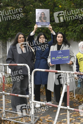 Protestaktion vor der Botschaft der Islamischen Republik Iran in Berlin