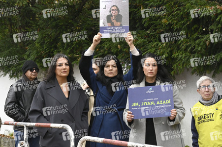 Protestaktion vor der Botschaft der Islamischen Republik Iran in Berlin