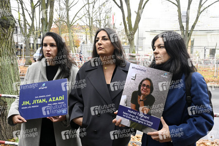 Protestaktion vor der Botschaft der Islamischen Republik Iran in Berlin