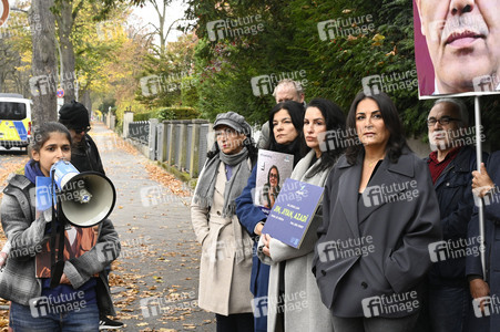 Protestaktion vor der Botschaft der Islamischen Republik Iran in Berlin