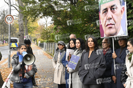 Protestaktion vor der Botschaft der Islamischen Republik Iran in Berlin