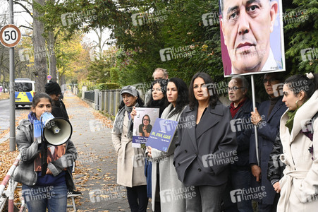 Protestaktion vor der Botschaft der Islamischen Republik Iran in Berlin