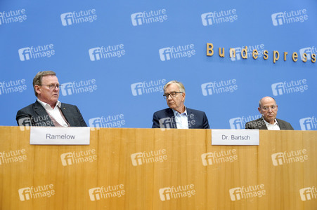 Bundespressekonferenz 'Projekt Silberlocke geht an den Start'  in Berlin