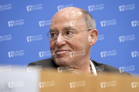 Bundespressekonferenz 'Projekt Silberlocke geht an den Start'  in Berlin