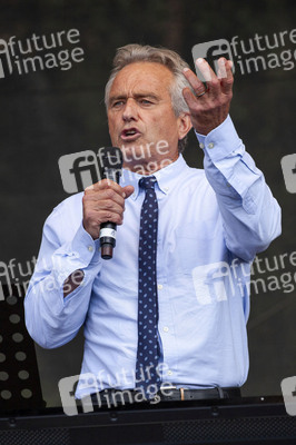 Robert F. Kennedy Jr. bei einer Corona-Demo in Berlin