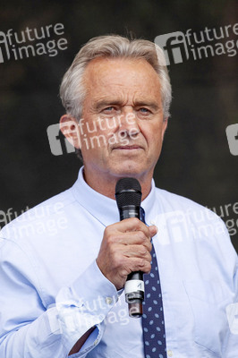 Robert F. Kennedy Jr. bei einer Corona-Demo in Berlin