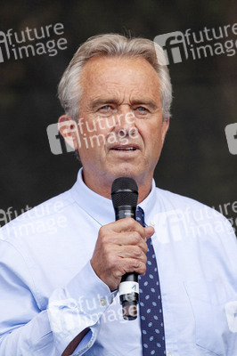 Robert F. Kennedy Jr. bei einer Corona-Demo in Berlin