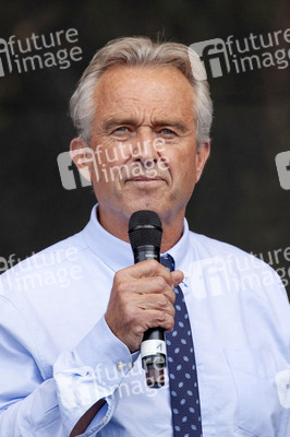 Robert F. Kennedy Jr. bei einer Corona-Demo in Berlin