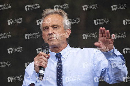 Robert F. Kennedy Jr. bei einer Corona-Demo in Berlin