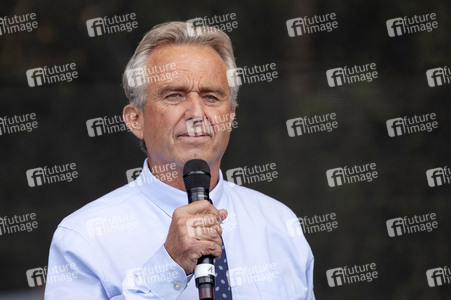 Robert F. Kennedy Jr. bei einer Corona-Demo in Berlin