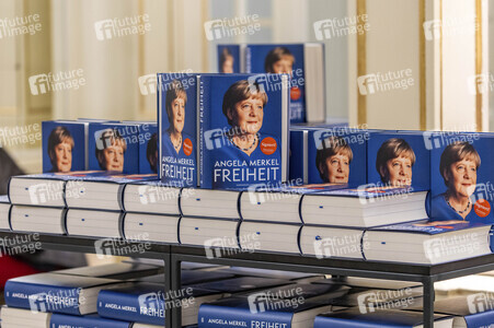 Buchpremiere von Angela Merkels 'Freiheit' in Berlin