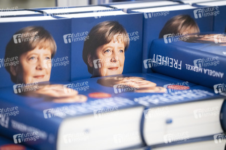 Buchpremiere von Angela Merkels 'Freiheit' in Berlin