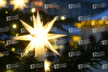 WeihnachtsZauber Gendarmenmarkt 2024 in Berlin