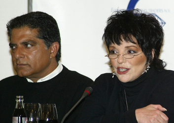 Deepak Chopra, Liza Minnelli
