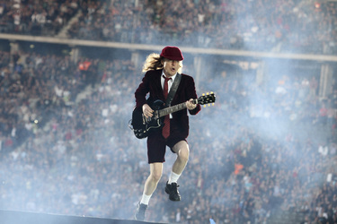 Angus Young (AC/DC)