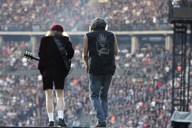 Angus Young, Brian Johnson (AC/DC)