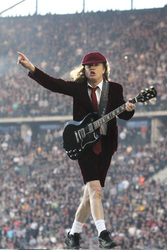 Angus Young (AC/DC)