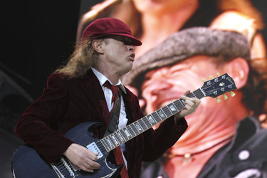 Angus Young, Brian Johnson (AC/DC)