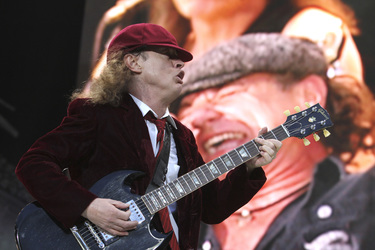 Angus Young, Brian Johnson (AC/DC)