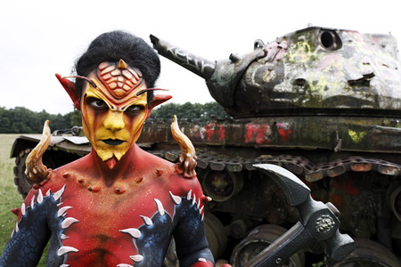 GEEK ART: Tank-Devil Bodypainting