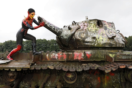 GEEK ART: Tank-Devil Bodypainting