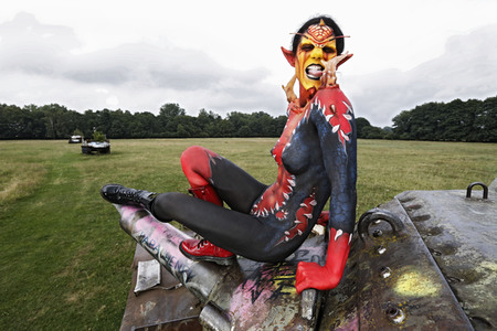 GEEK ART: Tank-Devil Bodypainting