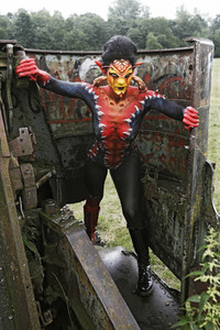 GEEK ART: Tank-Devil Bodypainting