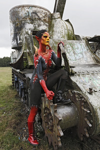 GEEK ART: Tank-Devil Bodypainting