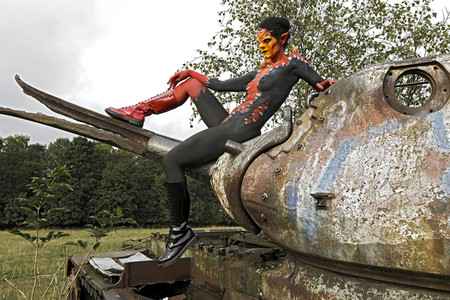 GEEK ART: Tank-Devil Bodypainting