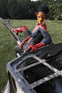 GEEK ART: Tank-Devil Bodypainting